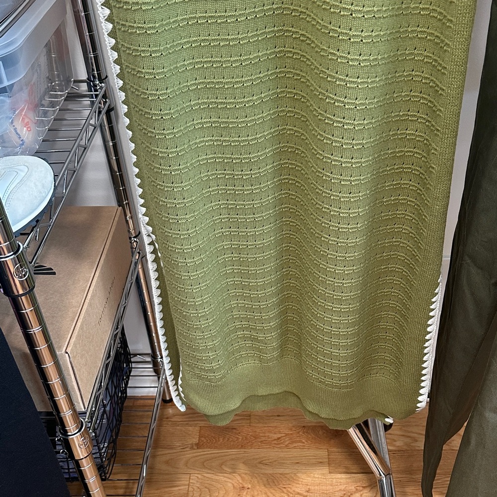 Varley Dwight Olive Green Knit Maxi Dress with White Trim - Picture 3 of 10